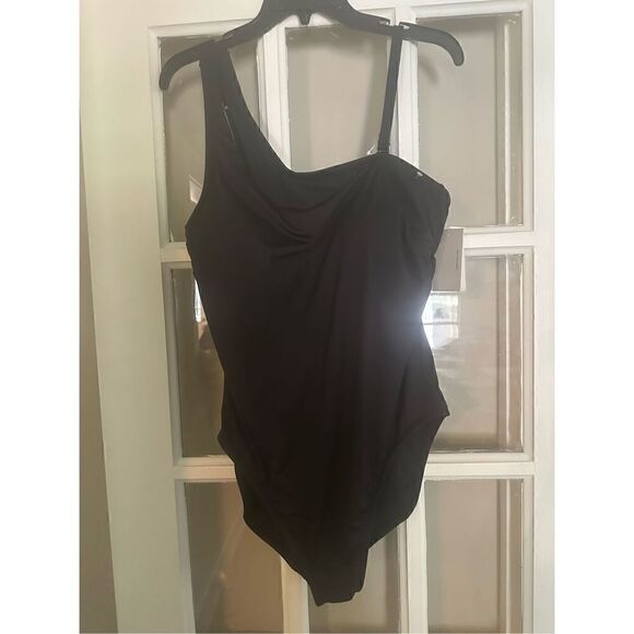 Kenneth Cole Reaction Plus Size 2X One Shoulder One Piece Swimsuit - Picture 5 of 7